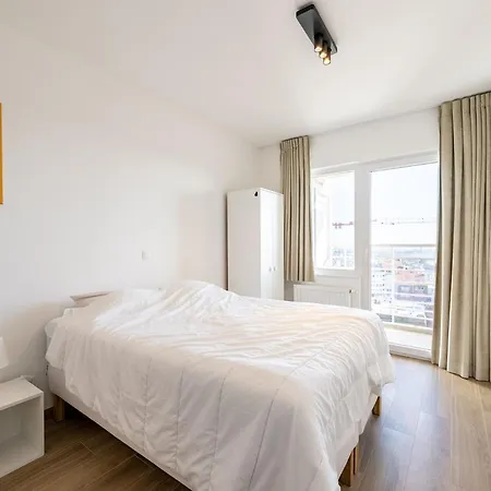 Daire In With Sea Views